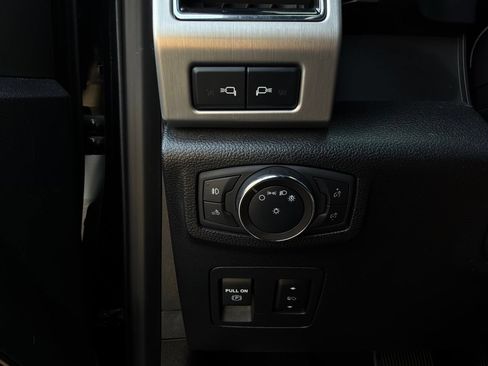 Used 2019 Ford F150 Platinum w/ Equipment Group 701A Luxury AWD/4WD image 35