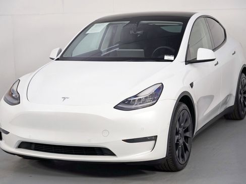 Used 2021 Tesla Model Y Long Range image 48