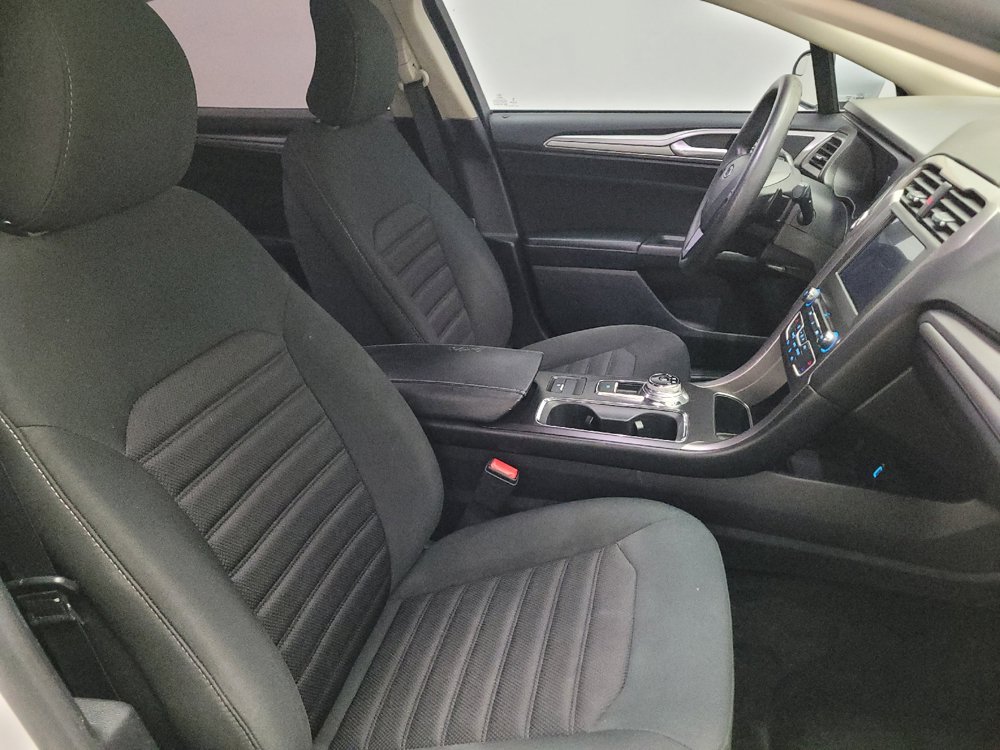 Used 2018 Ford Fusion SE w/ Fusion SE Technology Package FWD image 21