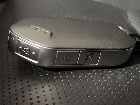 Certified 2025 Kia Sorento S image 36