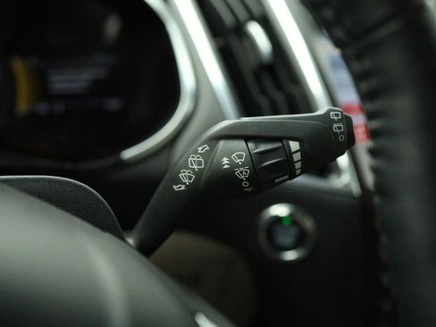 Used 2018 Ford Edge Titanium w/ Ford Safe & Smart Package AWD/4WD image 18