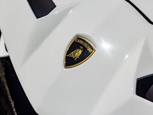 Used 2020 Lamborghini Aventador SVJ AWD/4WD image 43