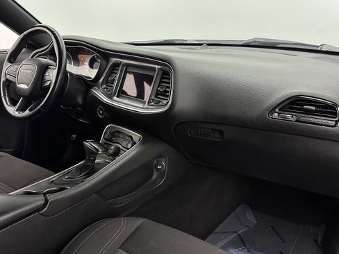 Used 2019 Dodge Challenger SXT RWD image 27
