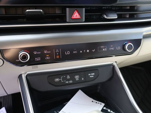 New 2026 Kia Carnival SX image 41