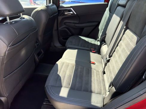 Used 2023 Mitsubishi Outlander SE AWD/4WD image 11