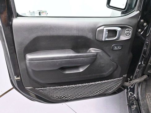 Used 2022 Jeep Wrangler Unlimited Sport AWD/4WD image 9
