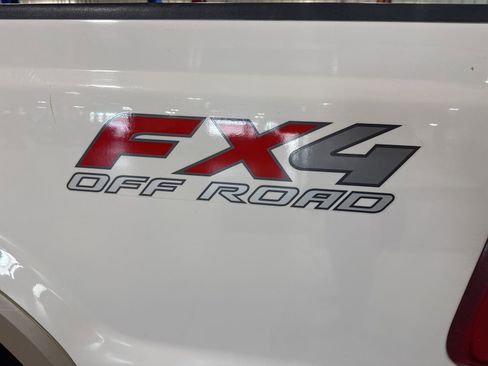 Used 2010 Ford F250 Lariat image 10