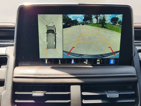 Used 2022 GMC Yukon SLT w/ SLT Premium Package RWD image 15