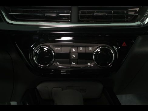 New 2026 Chevrolet Trax RS w/ Sunroof Package FWD image 14