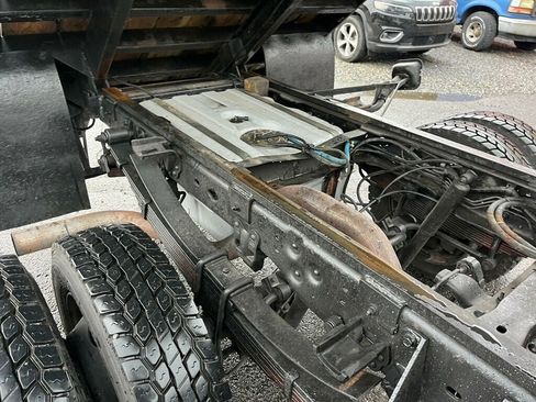 Used 1999 Ford F450 2WD Regular Cab Super Duty image 15