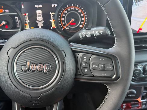 New 2026 Jeep Wrangler Unlimited Rubicon AWD/4WD image 17