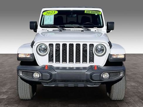 Used 2023 Jeep Gladiator Mojave AWD/4WD image 3