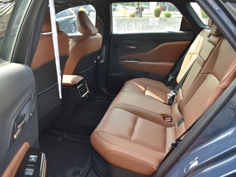 Certified 2025 Toyota Crown Signia w/ Advanced Technology Package AWD/4WD image 20
