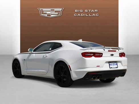 Used 2021 Chevrolet Camaro LT w/ Technology Package image 3