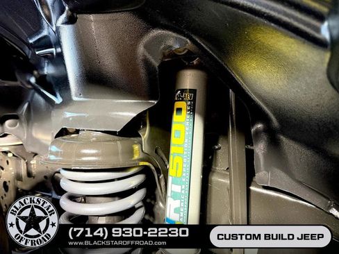 Used 2023 Jeep Wrangler Unlimited Rubicon 4xe AWD/4WD image 40