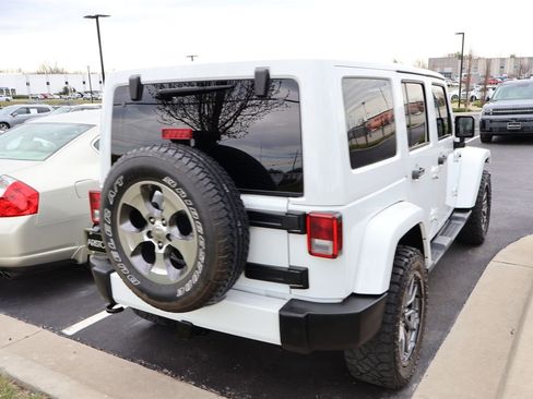 Used 2016 Jeep Wrangler Unlimited Sahara w/ Connectivity Group image 10