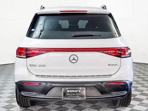 Certified 2023 Mercedes-Benz EQB 300 4MATIC image 11