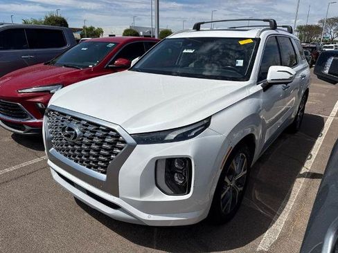 Used 2021 Hyundai Palisade Limited FWD image 2