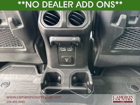 Used 2023 Jeep Gladiator Mojave w/ Cold Weather Group AWD/4WD image 10