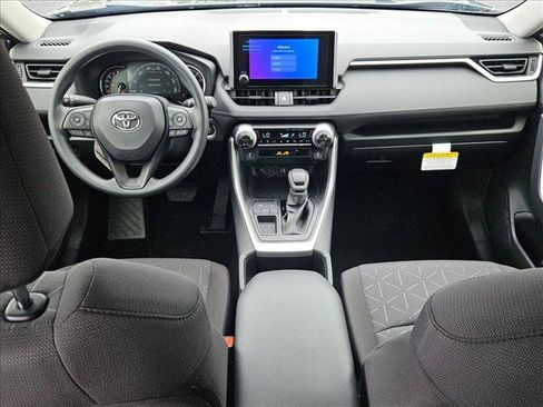 Used 2025 Toyota RAV4 XLE FWD image 13