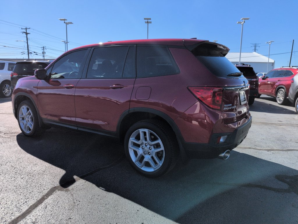 Used 2025 Honda Passport EX-L image 3