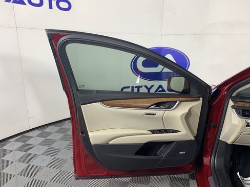 Used 2019 Cadillac XTS Luxury image 13