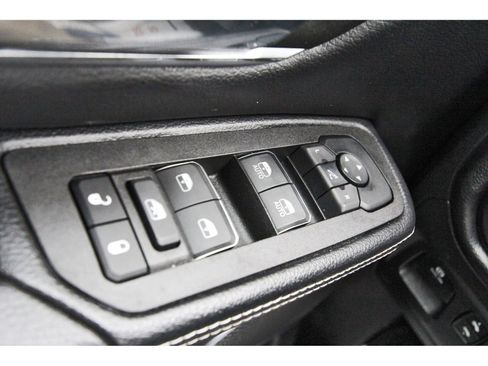 Used 2025 RAM 1500 Laramie AWD/4WD image 19