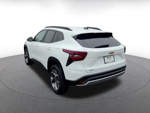 Used 2025 Chevrolet Trax LT image 10