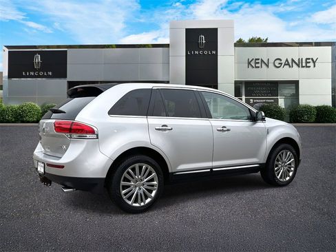 Used 2015 Lincoln MKX AWD w/ Equipment Group 102A image 3