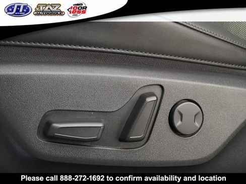 Used 2023 Kia Niro EX Touring image 12