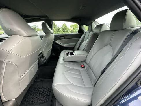 Used 2019 Toyota Avalon XLE w/ Moonroof Package FWD image 18
