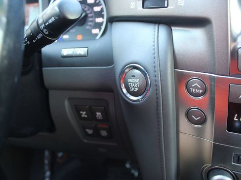 Used 2008 Lexus LX 570 4WD w/ Technology Pkg image 30