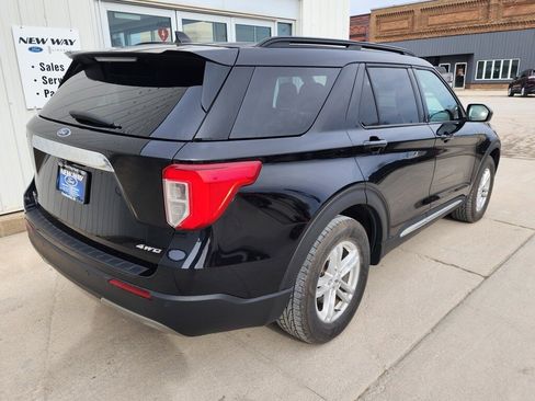 Used 2023 Ford Explorer XLT w/ Equipment Group 202A image 6