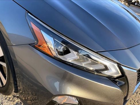 Used 2022 Nissan Altima 2.5 SV w/ SV Premium Package image 27