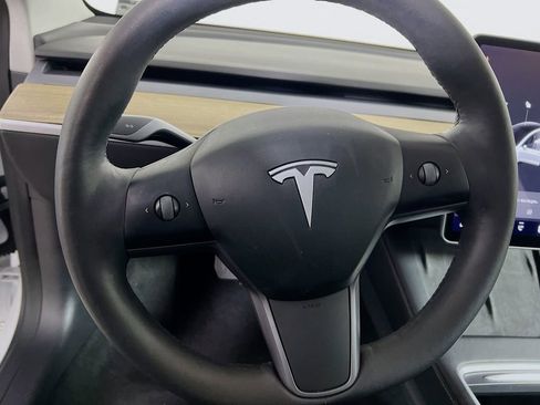Used 2021 Tesla Model 3 Standard Range Plus image 11