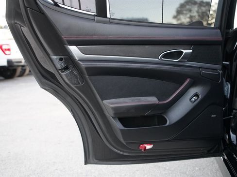 Used 2016 Porsche Panamera GTS image 34