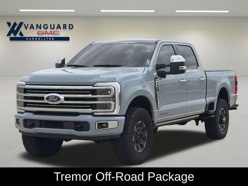Used 2025 Ford F250 Platinum w/ Platinum Plus Package AWD/4WD image 3