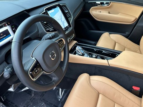 Certified 2025 Volvo XC90 T8 Ultra image 14