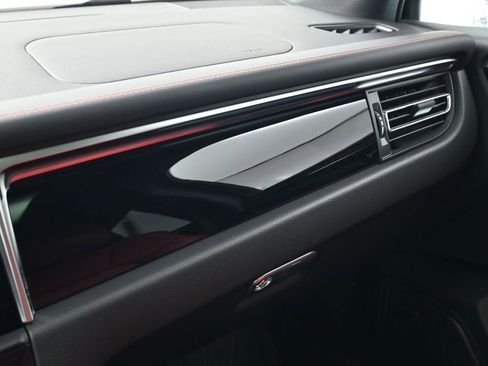 Certified 2024 Porsche Macan S image 23