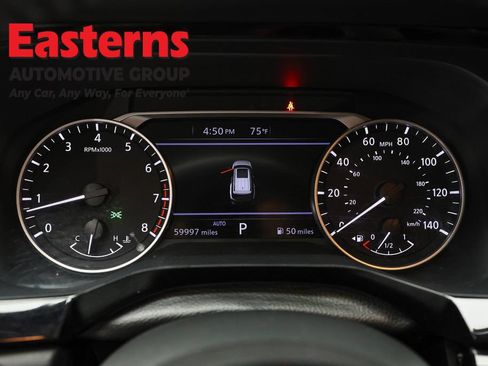Used 2023 Nissan Pathfinder SV AWD/4WD image 18