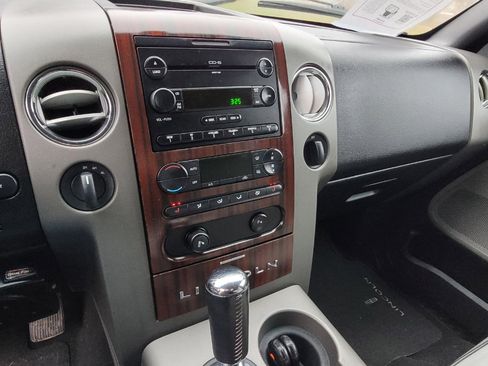 Used 2006 Lincoln Mark LT 4x4 image 13