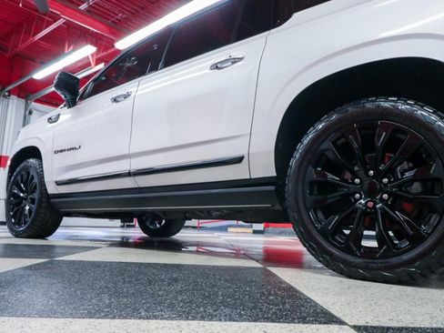 Used 2022 GMC Yukon XL Denali RWD image 48