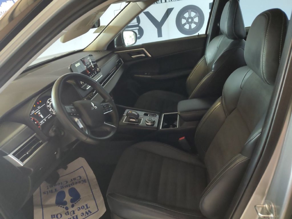Used 2022 Mitsubishi Outlander SE AWD/4WD image 6