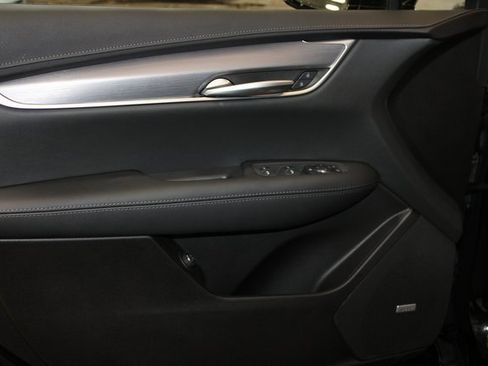 New 2026 Cadillac XT5 Luxury image 9