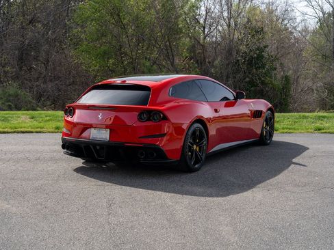 Used 2017 Ferrari GTC4Lusso image 7