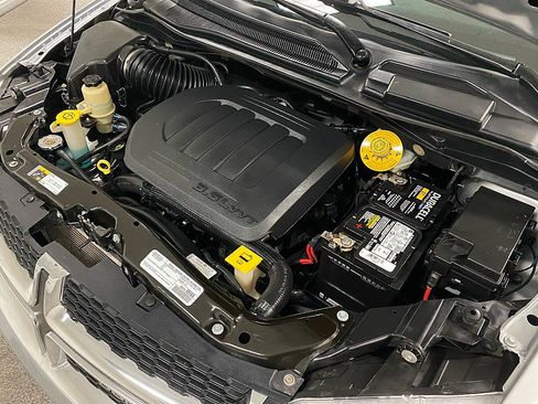 Used 2020 Dodge Grand Caravan SE image 16