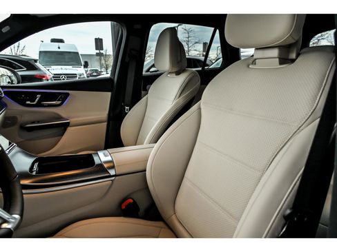 New 2026 Mercedes-Benz GLC 300 4MATIC image 7
