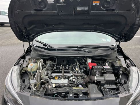 Used 2025 Nissan Versa SV FWD image 31