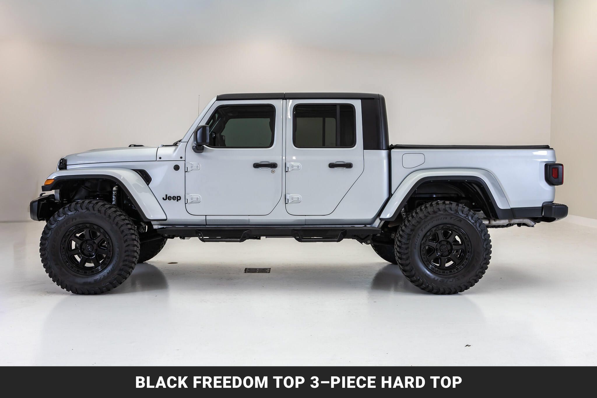 Used 2023 Jeep Gladiator Sport AWD/4WD image 5