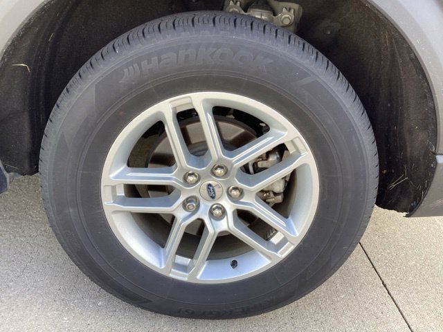 Used 2025 Ford Explorer Active AWD/4WD image 7